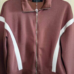 Comfortable track/travel suit for ladies